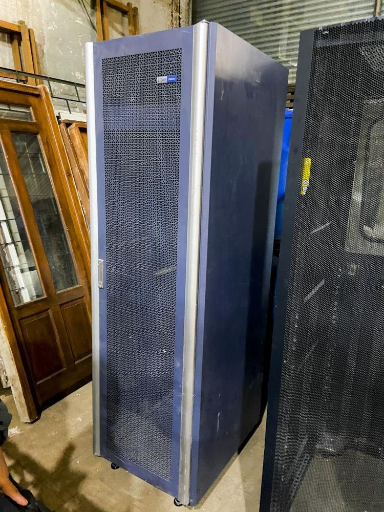Rack para Computación Gris con Dos Puertas ZTE ZXIN10