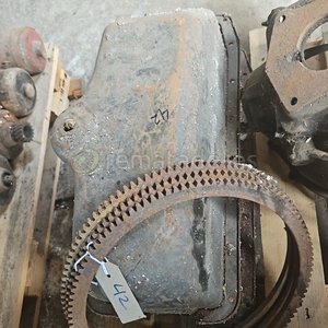 Lote siguiente: Caja de transmisión de vehículo antigua