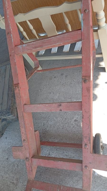 Lote siguiente: Carro para cargar bolsas duana - Equipamiento de carga