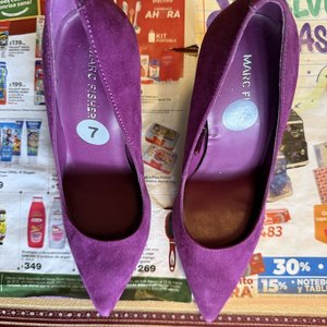 Zapatos de taco aguja Marc Fisher color morado - imagen 4