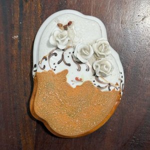 Caja Decorativa de Porcelana Artesanal con Rosas en Relieve - imagen 2