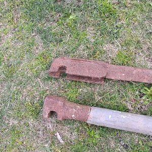 Dos Grifas para Tubería: Una de 1" y Otra de 1 1/2" - imagen 2