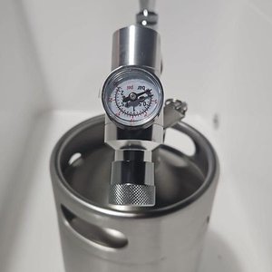Chopera Dispensador de Cerveza Artesanal con Pico y Manómetro - imagen 3