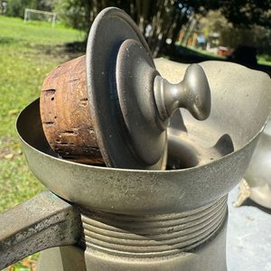 1 jarra en laton niquelado muy antigua con tapon en corcho data de los origenes de la reconocida marca Thermos Alemana patentada con su numero 4421 y fecha 22.2.1904 pieza de coleccion - imagen 2