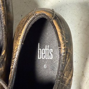 Lote de 3 Pares de Zapatos de Cuero Talle 6 - imagen 6