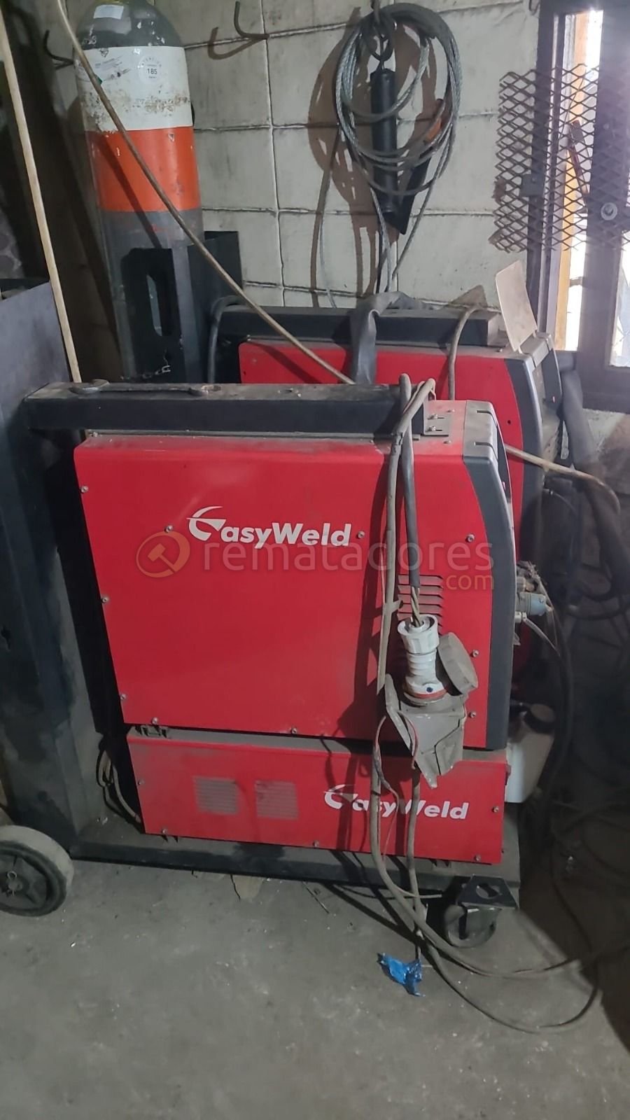 Soldadora Gasyweld y Tubos de Metal