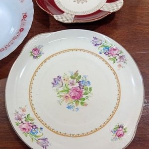 Lote de 12 Platos Vintage de Vidrio y Cerámica con Diseños Florales - imagen 2