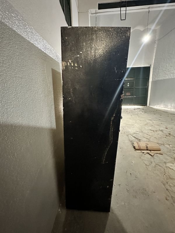 Guardabultos de metal con cerradura - imagen 3