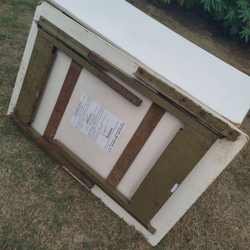 Mesas para eventos con estructura plegable en hierro - imagen 7