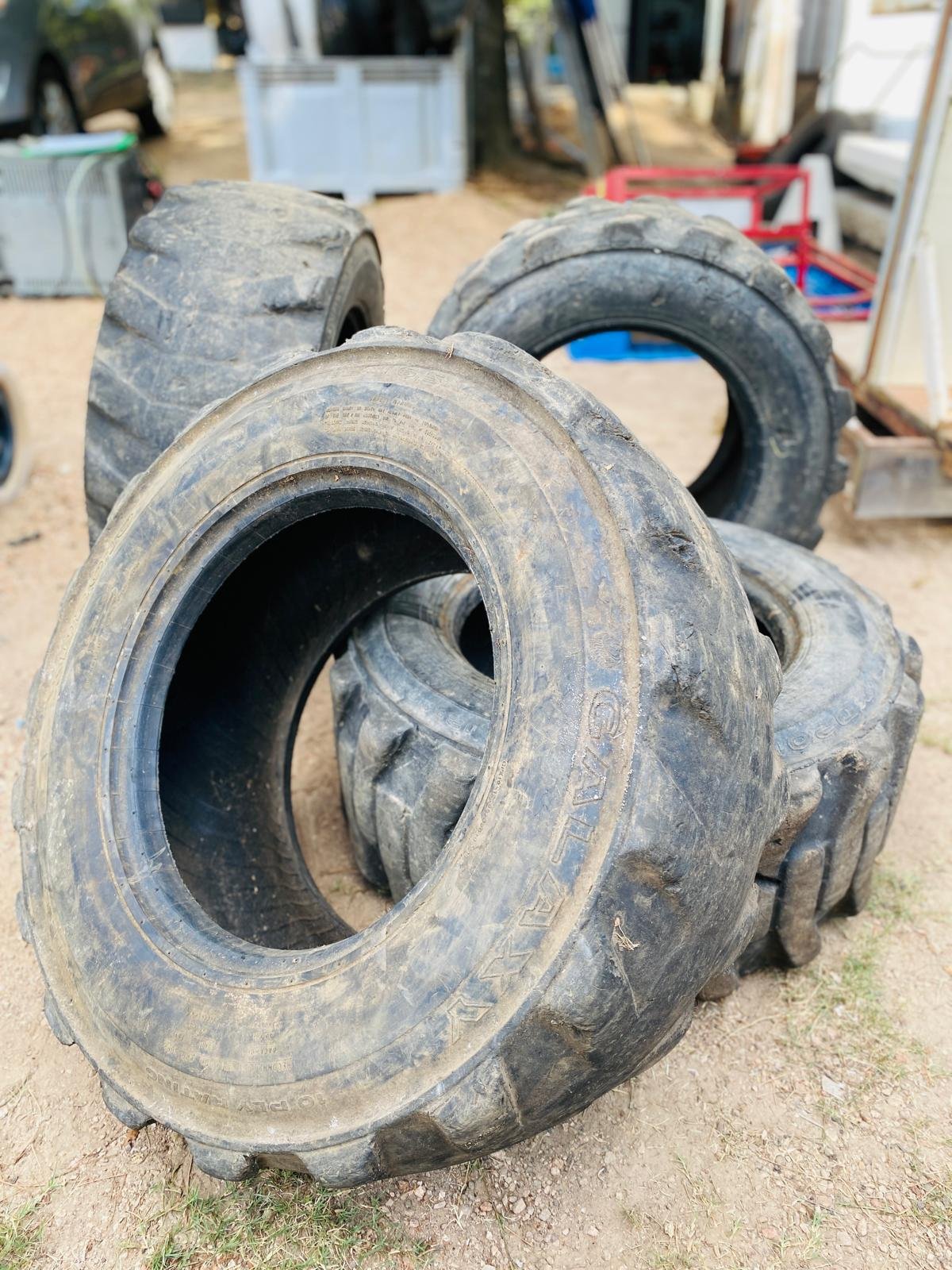 Lote anterior: Lotes de neumáticos 4x4 y accesorios