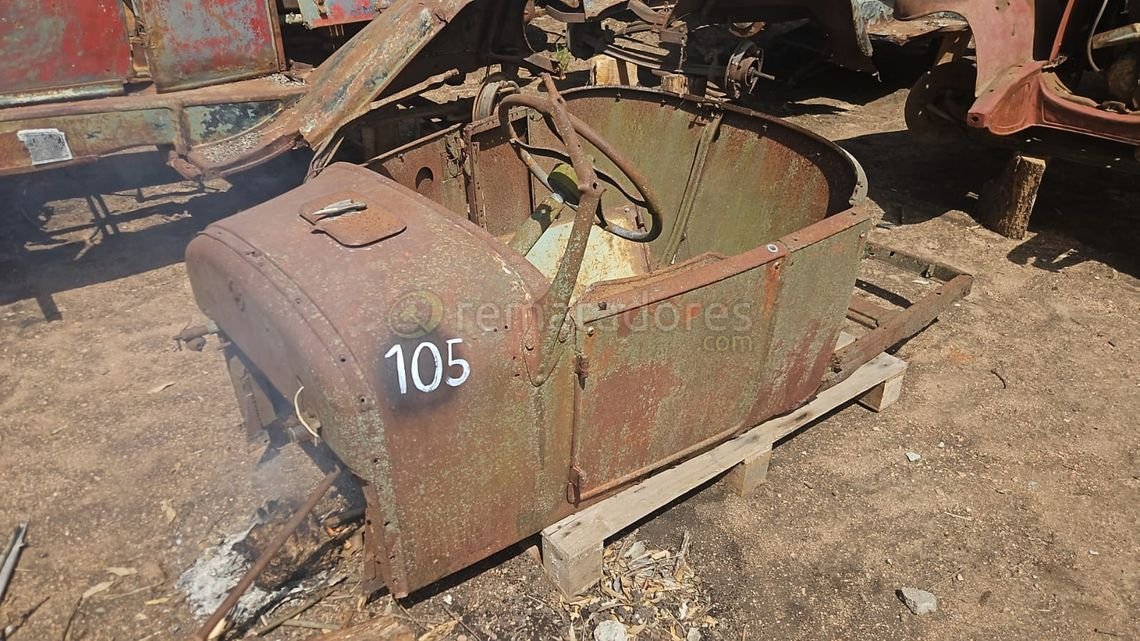 Cabina de Automóvil Antiguo para Restaurar