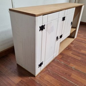 Mueble Modular Bajo Blanco con Puertas y Estantes, Herrajes Oscuros - imagen 3