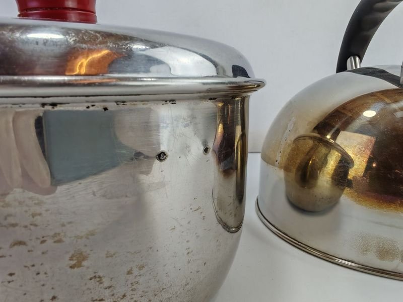 Olla y Caldera de Metal en Buena Condición - imagen 4