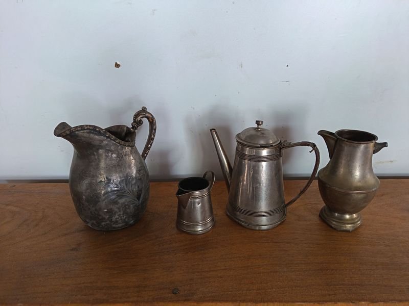 Lote de Jarritas y Cafeteras Metálicas Antiguas