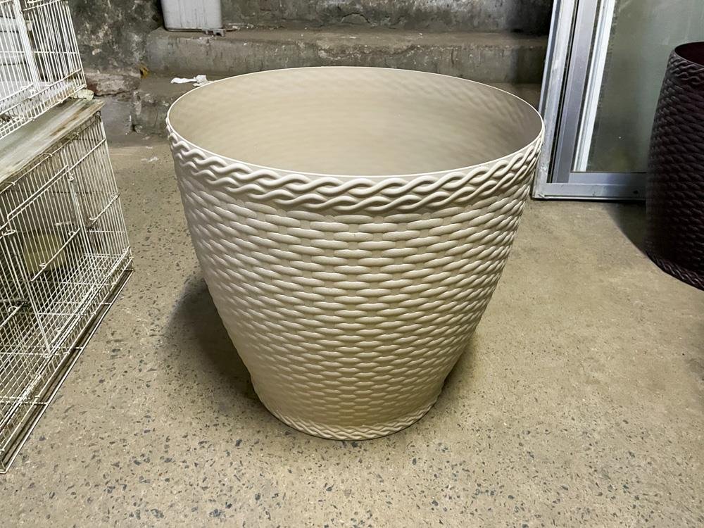Maceta Grande de PVC Color Arena - Alto 54 cm