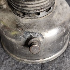 Farol de Petróleo Antiguo Grande con Detalles de Óxido - imagen 6