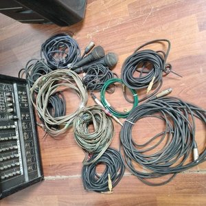 Consola de Sonido Phonic con Parlantes y Micrófonos - imagen 3