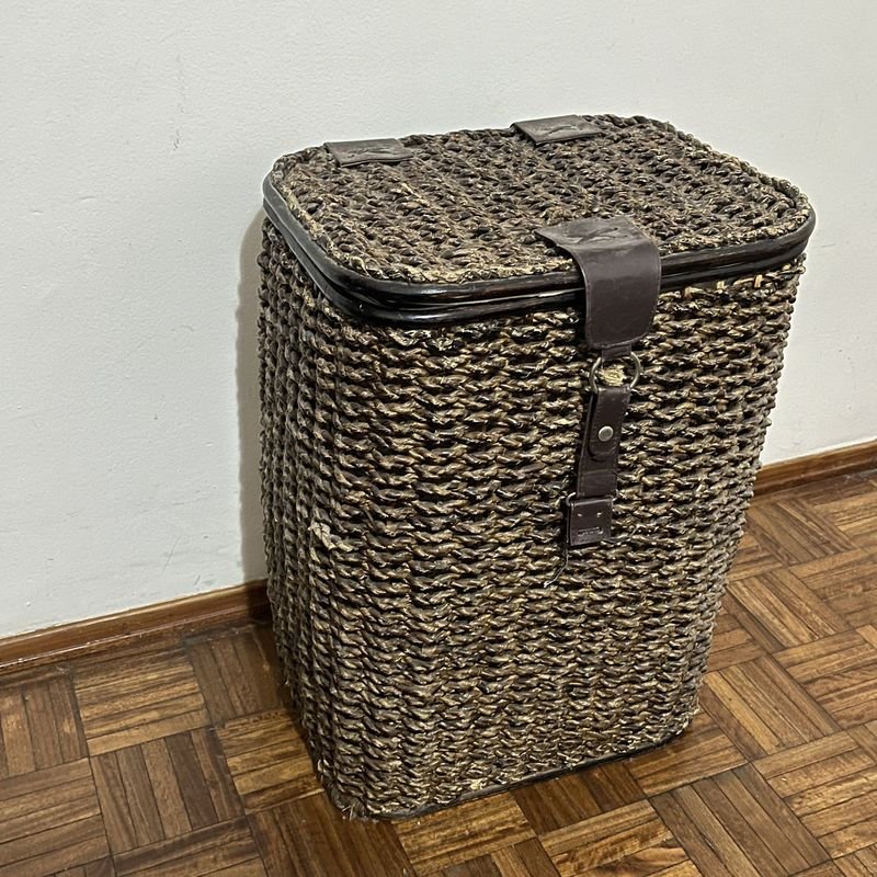 Lote anterior: Cesto de mimbre para dormitorio o baño
