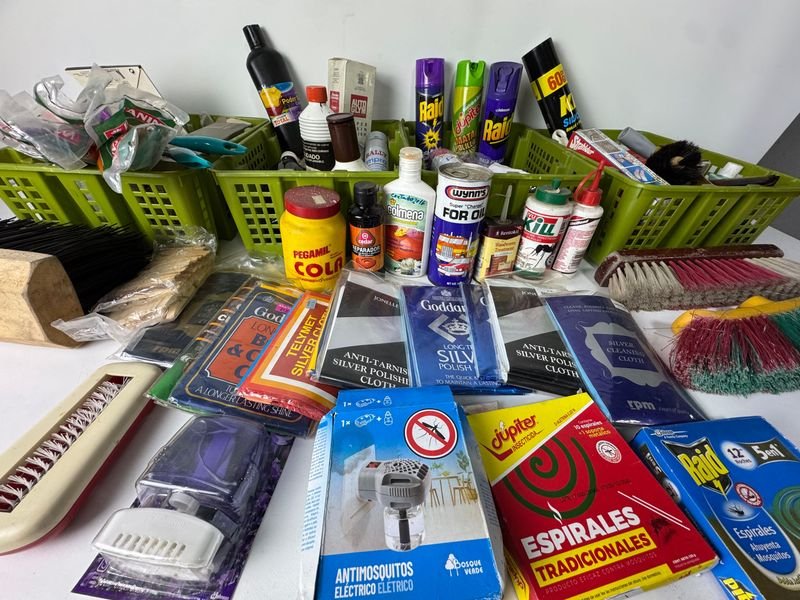 Gran lote de accesorios para el hogar y la limpieza - imagen 2