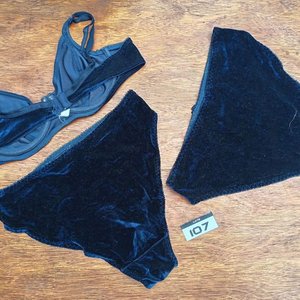 Conjunto Íntimo Femenino: Corpiños y Bombachas de Terciopelo Azul y Otros Colores - imagen 3