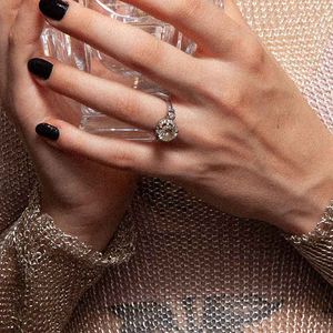 ¡Oro y Brillantes! Joyas de la Sucesión Matilde Batlle de Armand Ugon - 85 Piezas