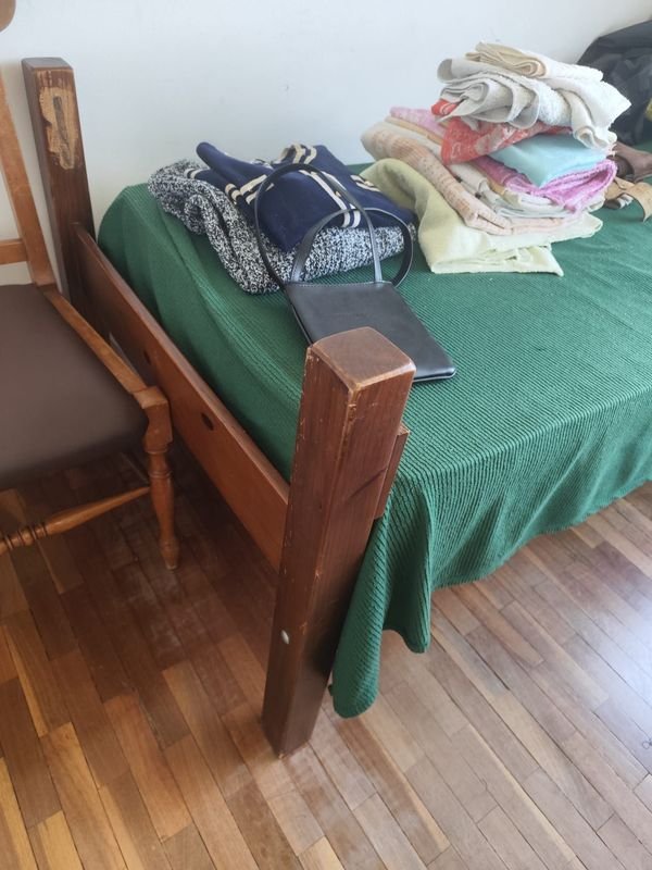 Cama de 1 plaza en madera desarmable de cedro - imagen 2