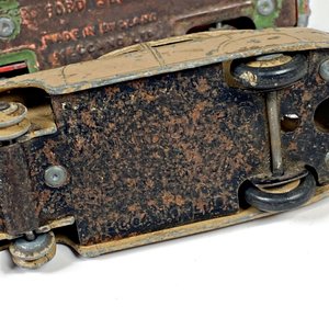 Dos autos de metal Dinky Toys ingleses, Ford Sedan y otro - imagen 4