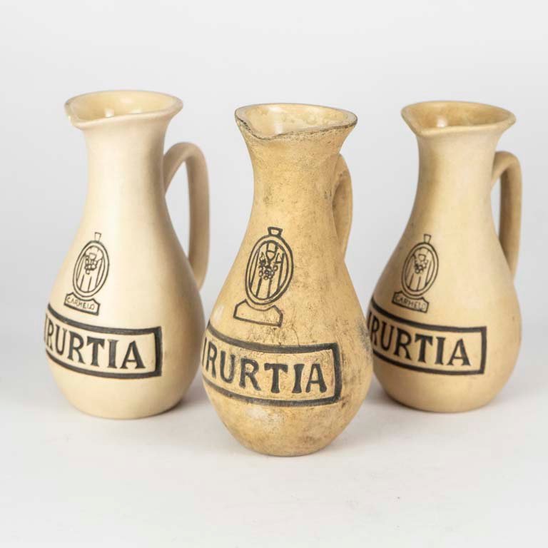 Jarras de vino Irurtia de cerámica - Medidas: alto 18cm - imagen 2