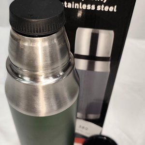 Termo Tipo Americano Verde con Tapa Tradicional en Caja - imagen 3