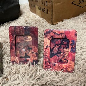Lote de Porta Retratos y Porta Labiales con Diseños Florales - imagen 2