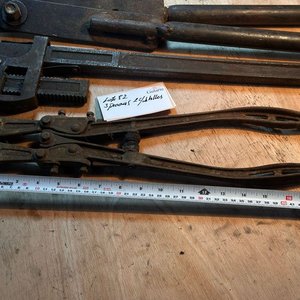 Herramientas Varias: Cortacables, Llave de Tubo y Tijera de Corte - imagen 2