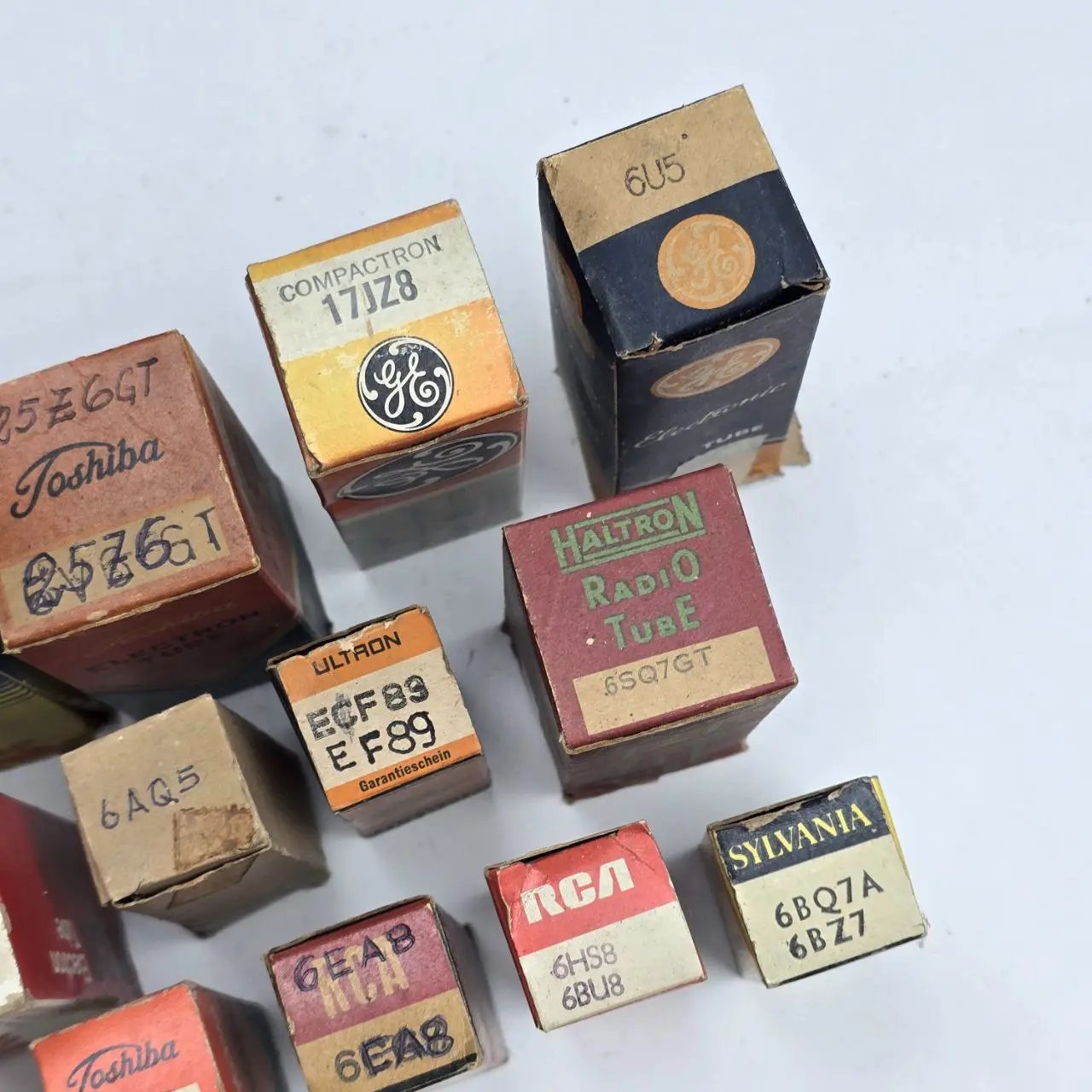 Item lote-22-valvulas-varias-x12 - Image 3