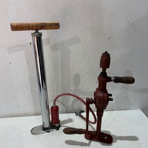 Lote siguiente: Inflador de Pie y Taladro Manual de Mano