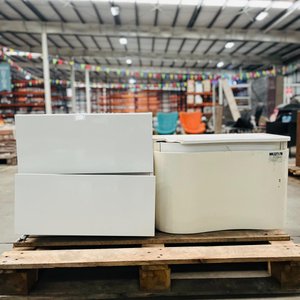 Lote de 2 Muebles de Baño Blancos con Bacha de Vidrio y Detalles - imagen 1