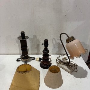 Lote siguiente: Lote de Lámparas y Pantallas Rústicas