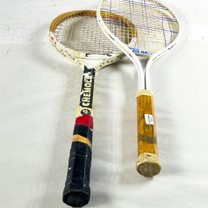 Lote siguiente: Dos Raquetas de Tenis Wilson y Cherokee Usadas