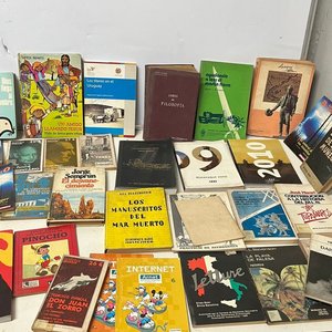 Lote de Más de 70 Libros, Revistas y Varios - imagen 1