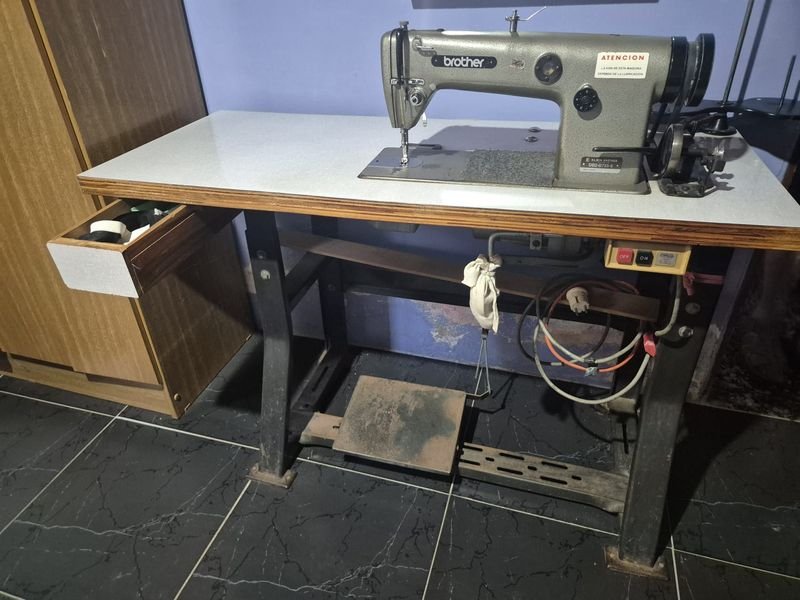 Máquina de coser Brother de corte recto en impecable estado - imagen 3
