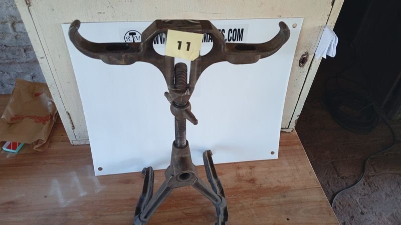 Gato de tornillo ajustable antiguo para la venta - imagen 1