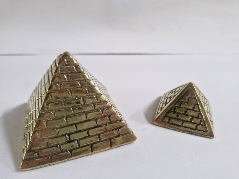 Adornos En Bronce 2 Pirámides - imagen 2