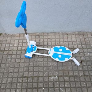 Lustradora Kassel Roja y Monopatín Infantil Blanco y Celeste - imagen 2