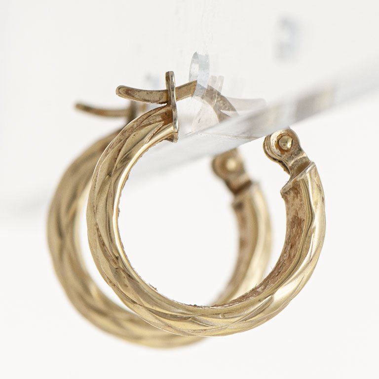 Pare de aros de oro 18k labrados - imagen 2