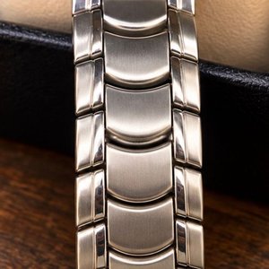 Reloj Armitron Classic Day-Date Acero Azul Sumergible 165ft - imagen 4