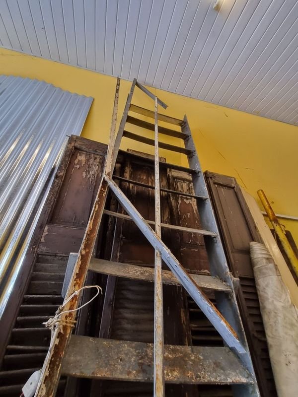 Item 869461 - Image 1