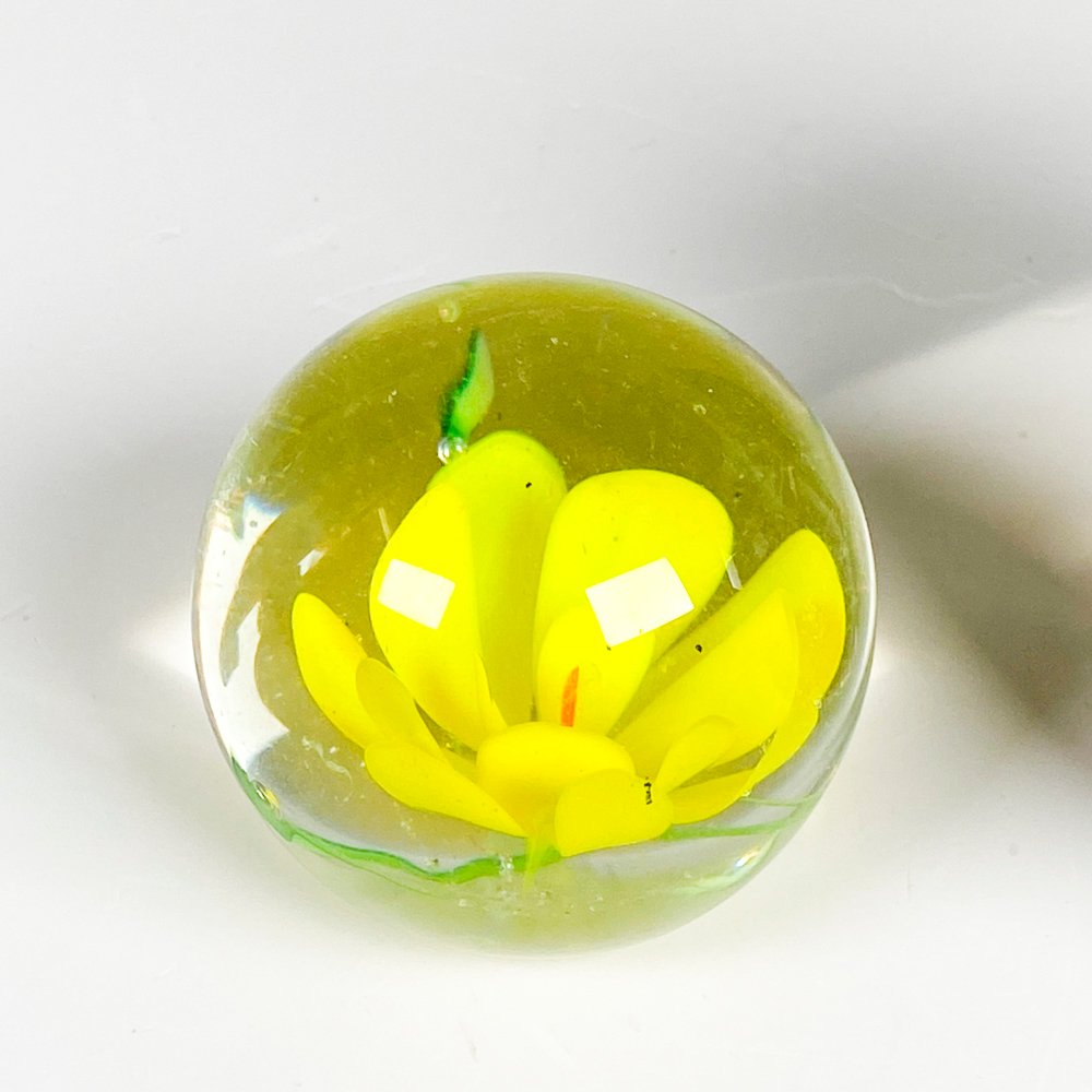 Dos pisapapeles de cristal de sulfuro - imagen 2