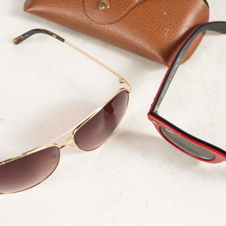 Dos pares de gafas de sol - imagen 2