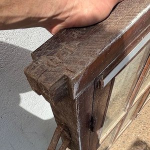 Ventana Antigua de Madera con Vidrios Repartidos - imagen 3
