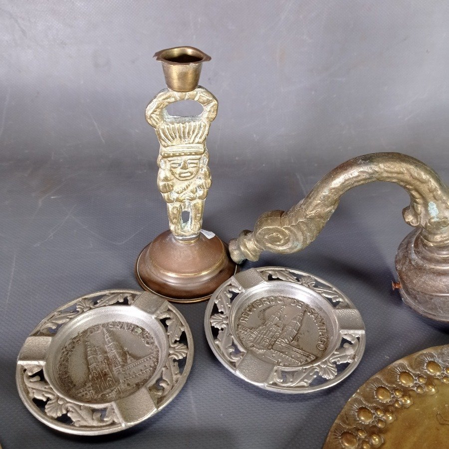 Colección de objetos decorativos en metal y cerámica - imagen 5