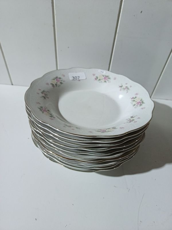 Juego de 10 Platos Hondos con Diseño Floral y Borde Dorado