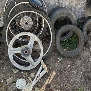 Lote siguiente: Ruedas de Moto y Bicicleta